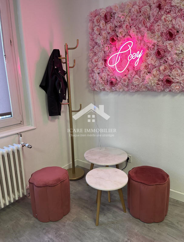 Local commercial - 43 m² - 2 pièces