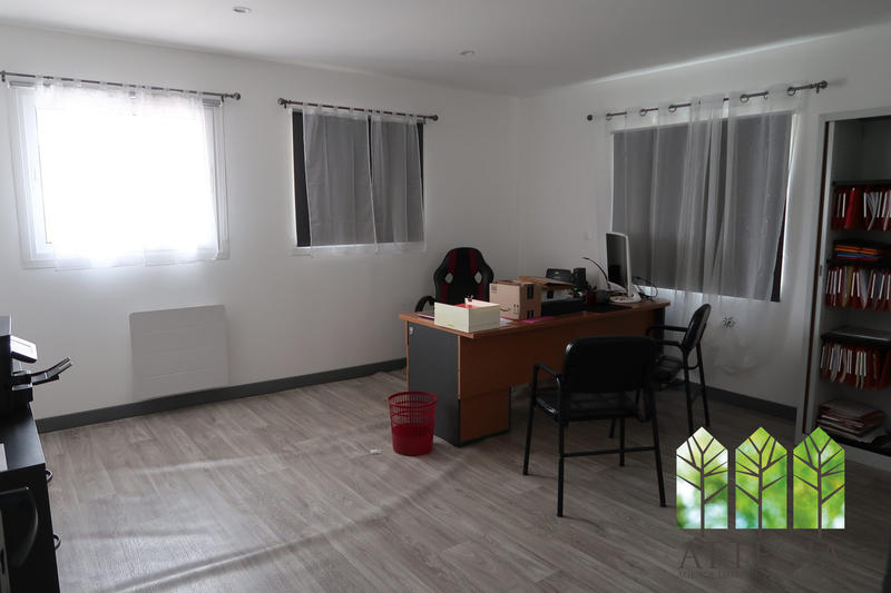 Maison - 966 m² - 20 pièces