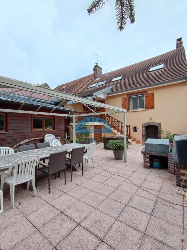 Maison - 122 m² - 6 pièces