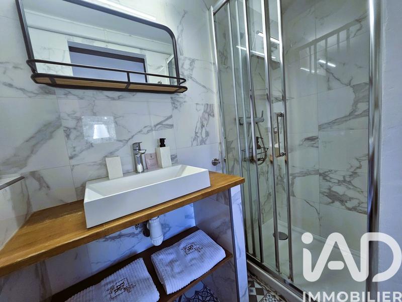 Maison - 200 m² - 11 pièces