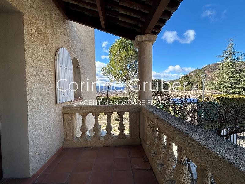 Maison - 180 m² - 6 pièces