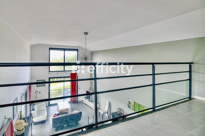 Maison - 246 m² - 7 pièces