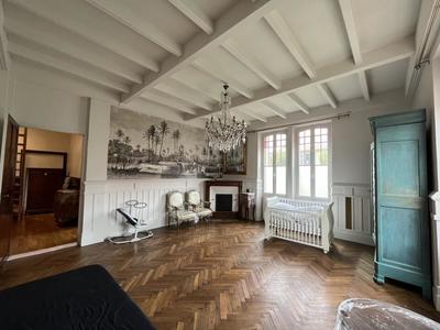 Propriété - 130 m² - 5 pièces