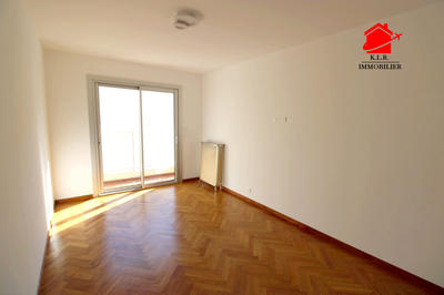 Appartement - 80 m² - 3 pièces
