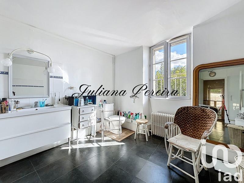 Maison - 216 m² - 9 pièces