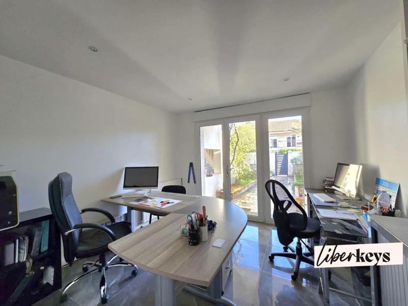 Villa - 260 m² - 10 pièces