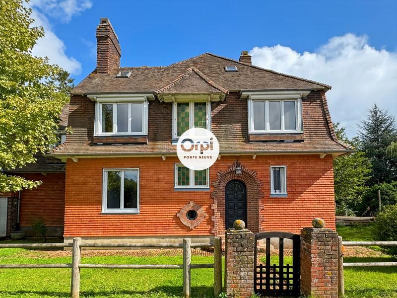 Maison - 259 m² - 7 pièces