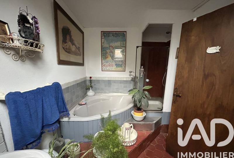 Maison - 255 m² - 16 pièces