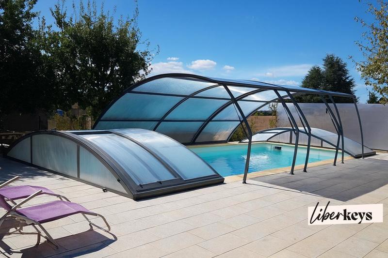 Propriété - 290 m² - 13 pièces