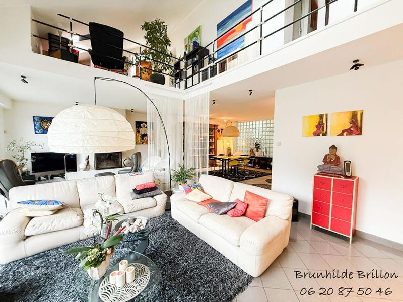 Maison - 205 m² - 10 pièces