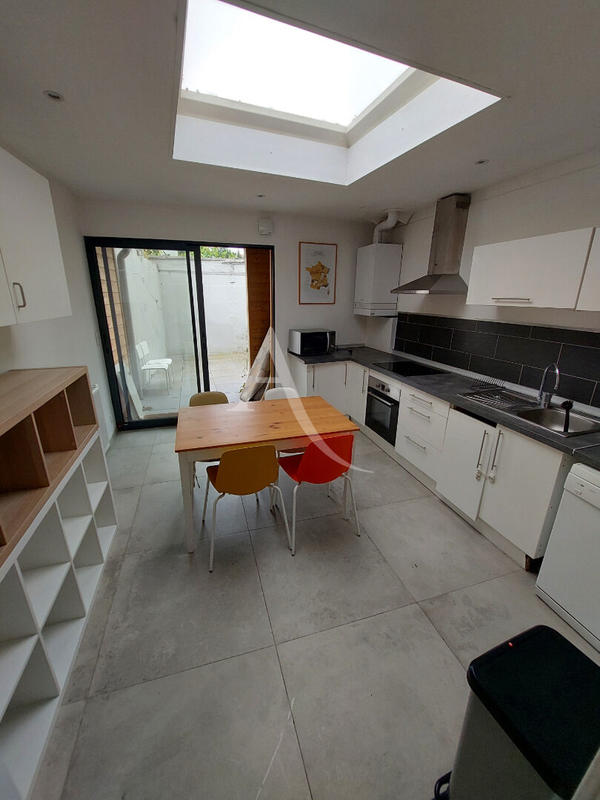 Maison - 95 m² - 5 pièces