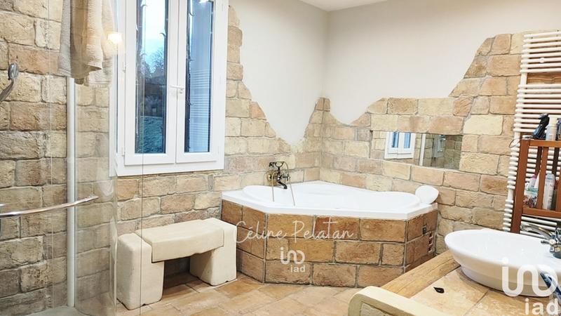 Maison - 258 m² - 8 pièces