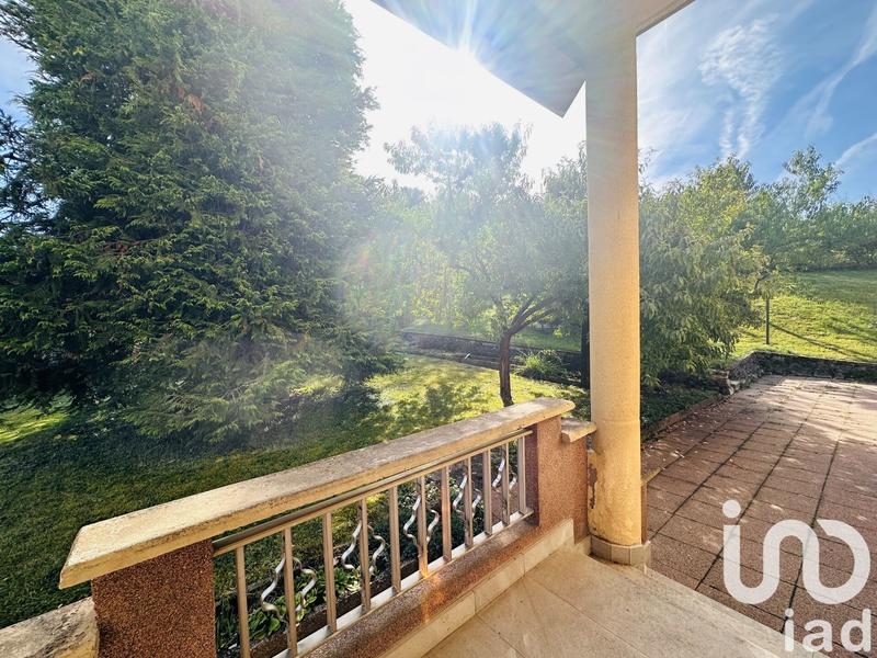 Maison - 180 m² - 10 pièces