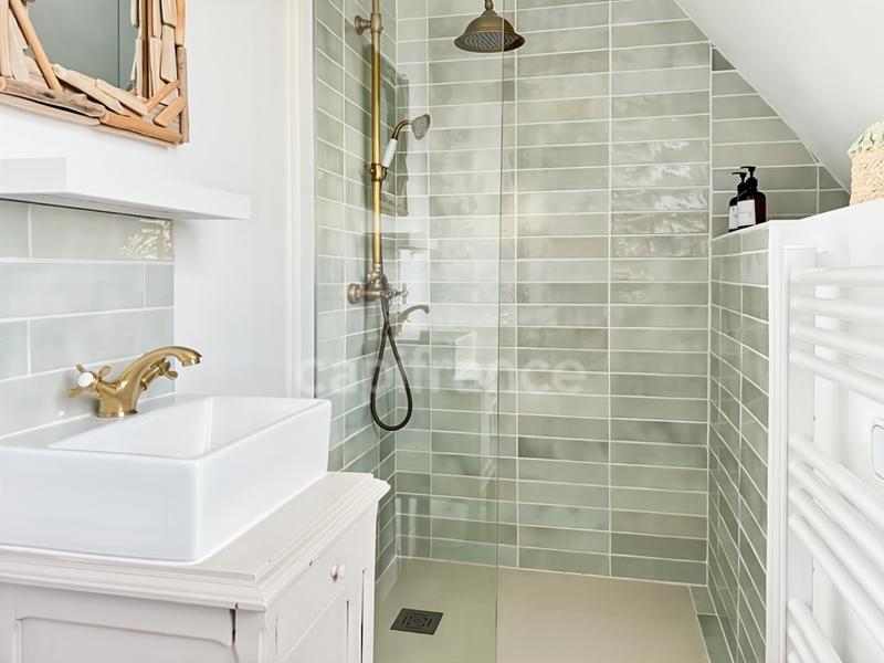 Propriété - 468 m² - 17 pièces