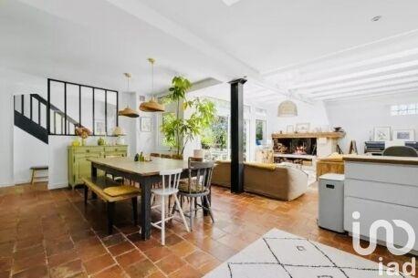 Maison - 258 m² - 8 pièces