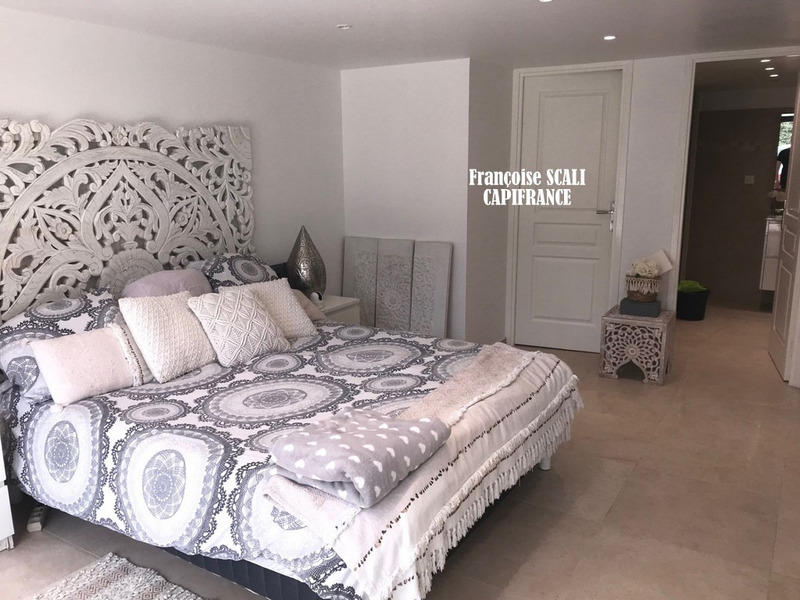 Maison - 238 m² - 7 pièces