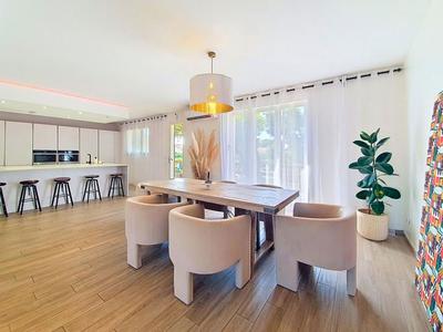 Maison - 186 m² - 5 pièces