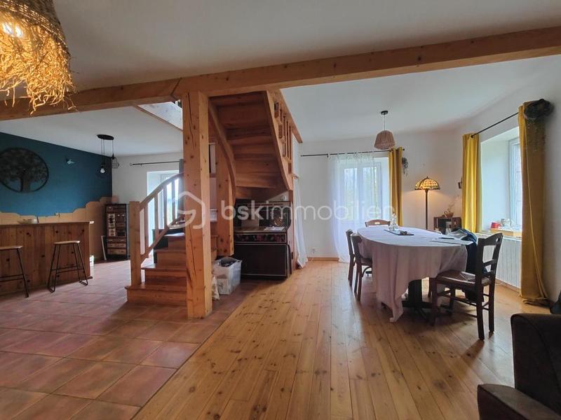 Maison - 150 m² - 7 pièces