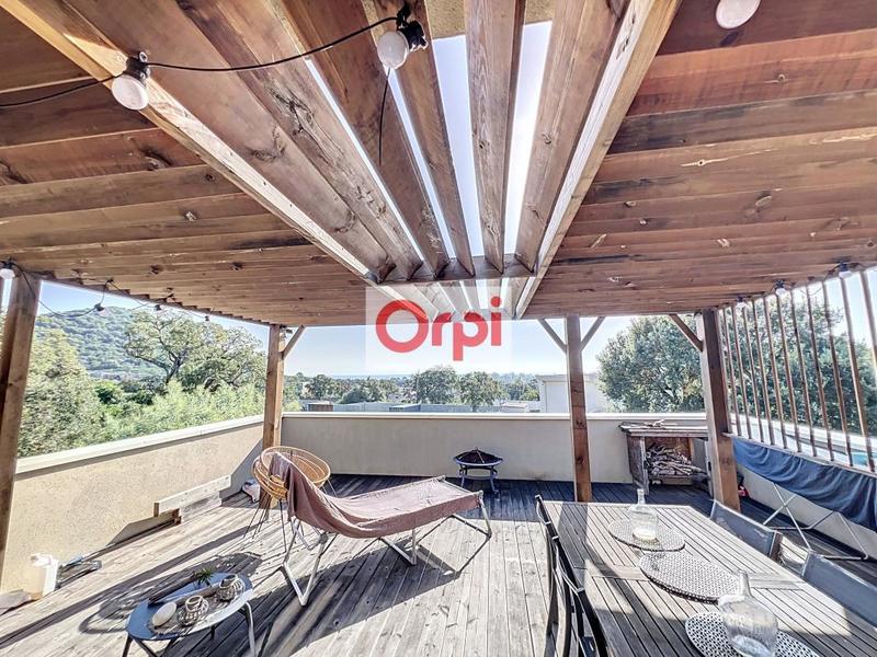 Maison - 137 m² - 5 pièces