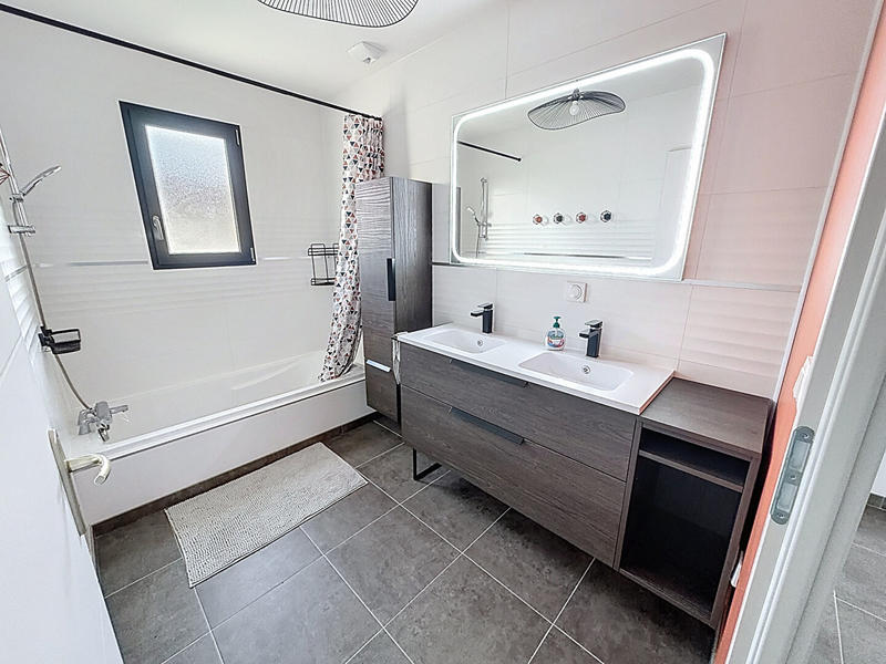 Maison - 120 m² - 5 pièces