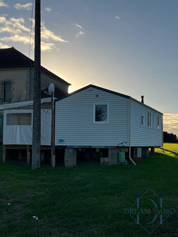 Maison - 200 m² - 9 pièces