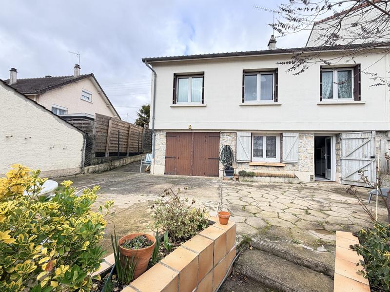 Maison traditionnelle - 91 m² - 4 pièces