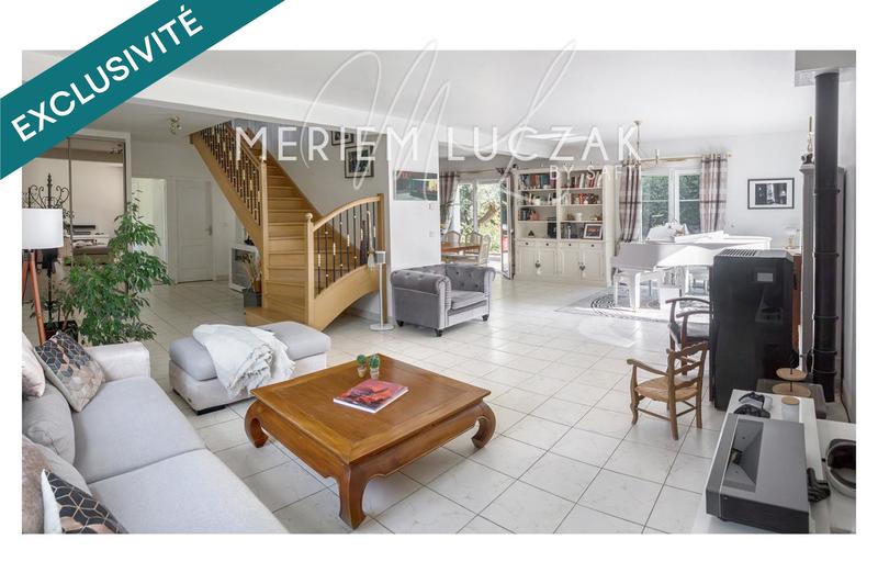 Maison - 199 m² - 7 pièces