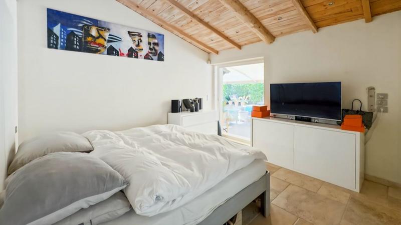 Maison - 220 m² - 5 pièces