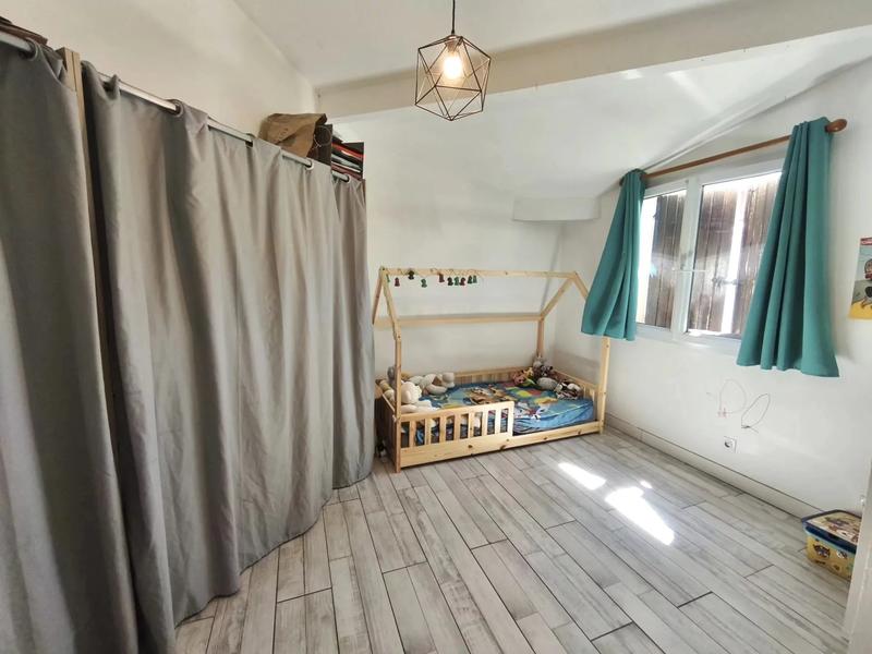 Maison - 224 m² - 6 pièces