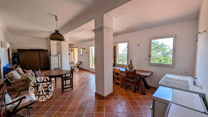 Villa - 184 m² - 6 pièces