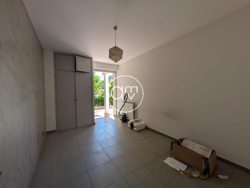 Appartement - 90 m² - 3 pièces