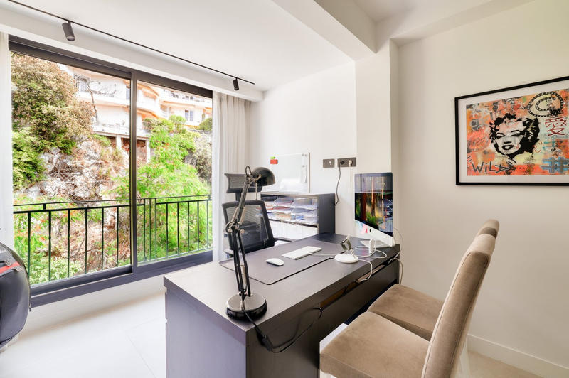 Appartement - 90 m² - 4 pièces