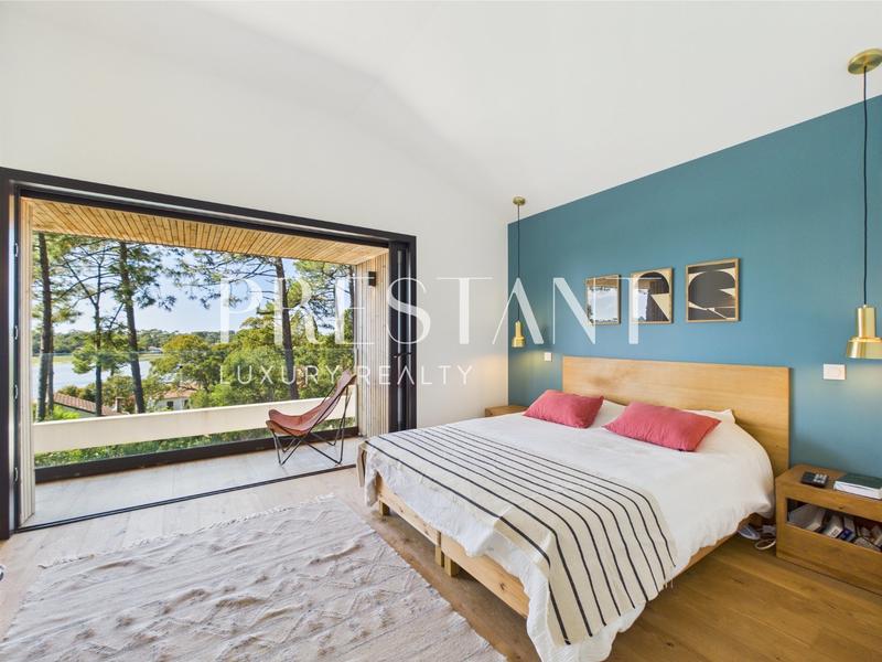 Maison - 290 m² - 10 pièces