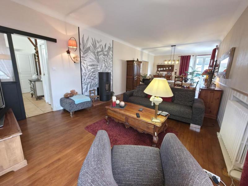 Maison - 280 m² - 9 pièces