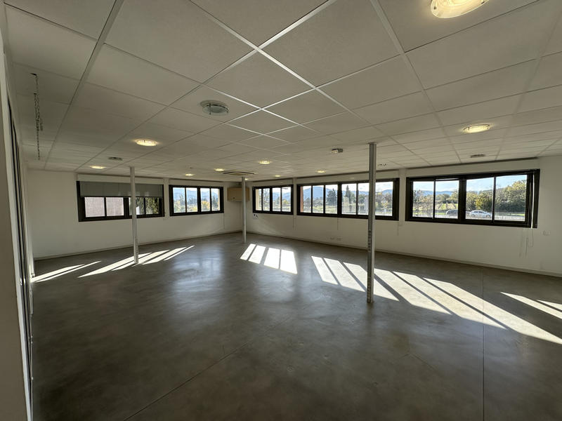 Local commercial - 385 m²