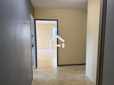 Appartement - 100 m² - 5 pièces