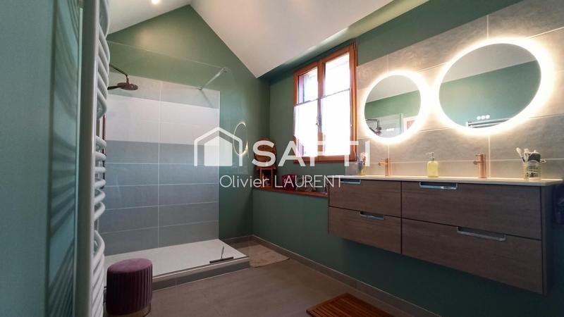 Maison - 215 m² - 9 pièces