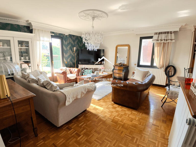 Maison - 159 m² - 6 pièces