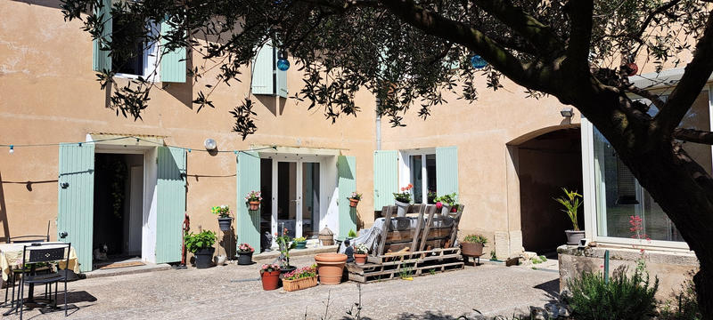 Maison - 350 m² - 8 pièces