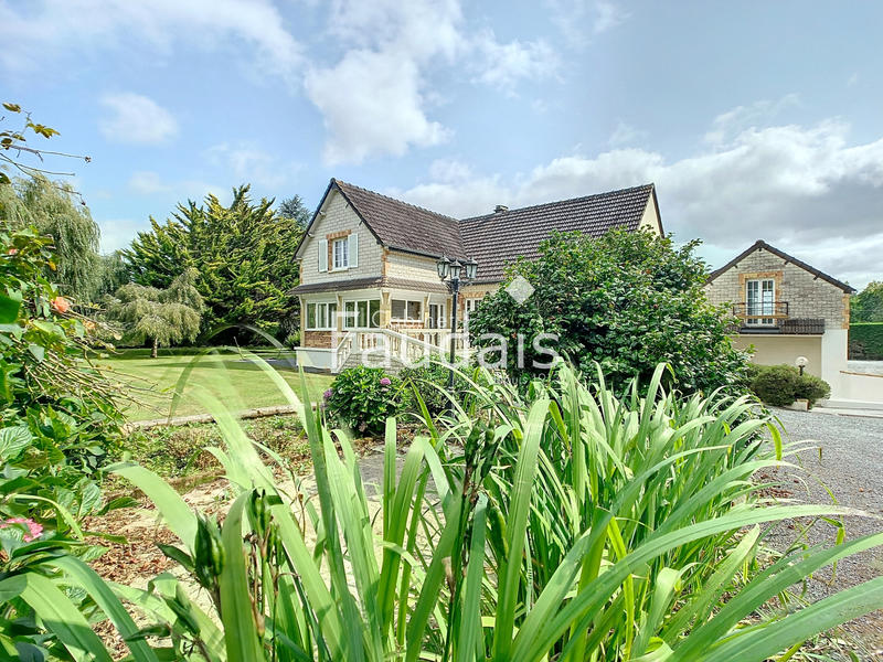 Maison - 198 m² - 8 pièces