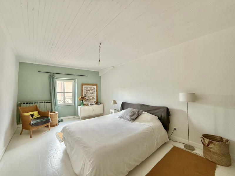 Maison - 240 m² - 10 pièces