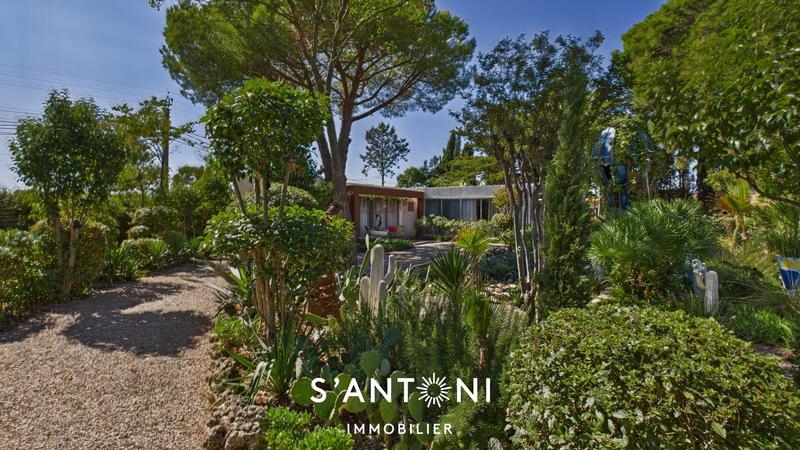 Maison de domaine - 364 m² - 10 pièces