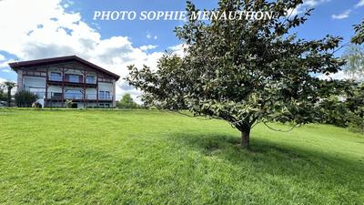 Maison - 220 m² - 7 pièces