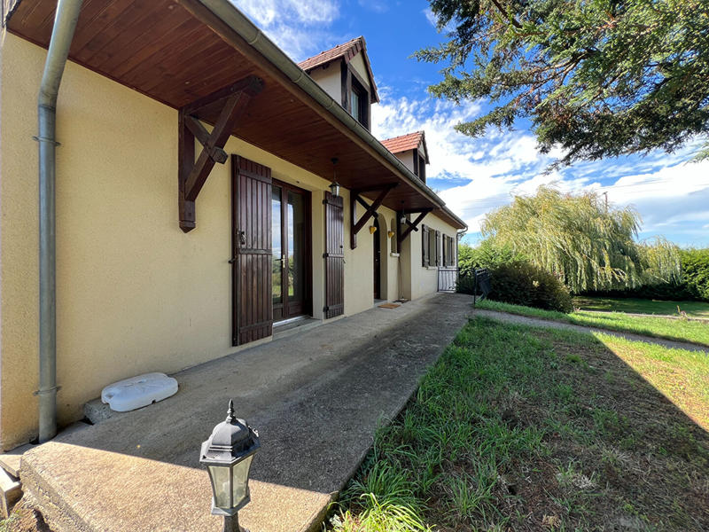 Maison - 214 m² - 7 pièces