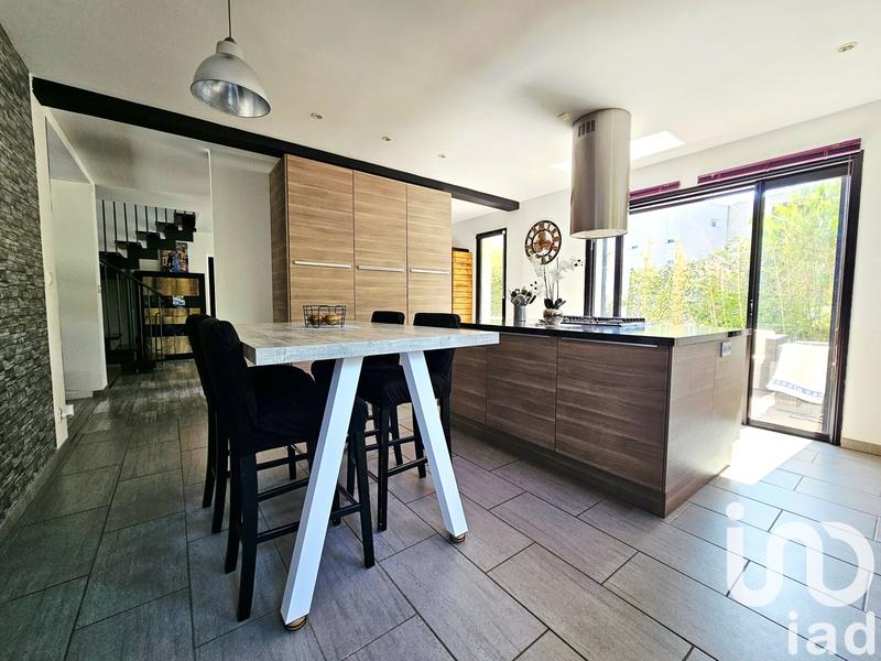 Maison - 152 m² - 6 pièces
