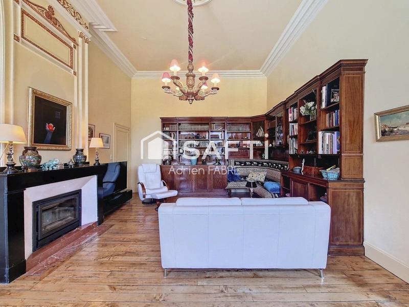 Château - 448 m² - 12 pièces