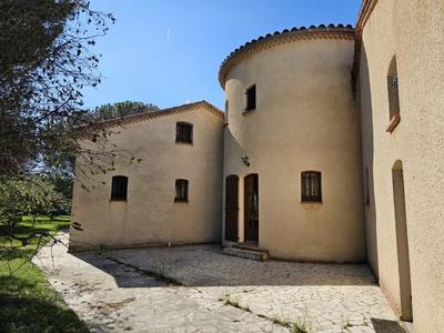 Villa - 250 m² - 6 pièces