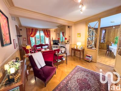 Maison - 280 m² - 8 pièces