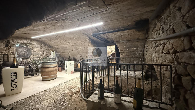 Maison - 218 m² - 7 pièces