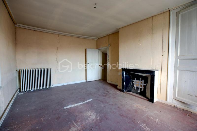 Maison traditionnelle - 234 m² - 6 pièces